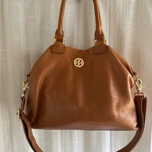Tory Burch Brown Shoulder Bag with Leather Material and Detachable Strap